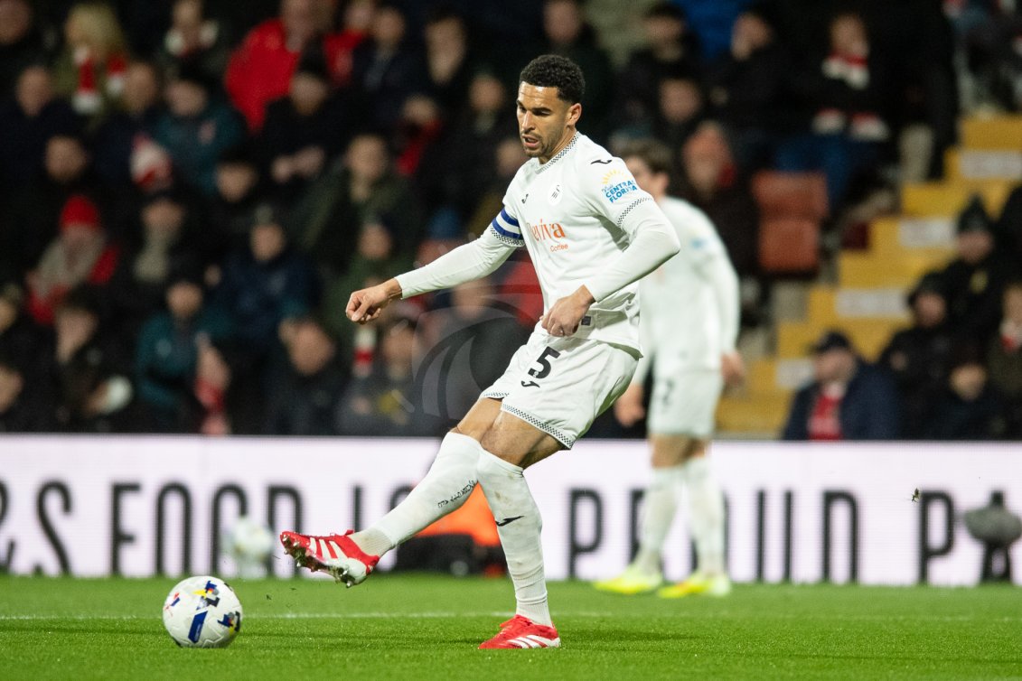 Piłka Nożna: Sky Bet Championship. Wrexham - Swansea City. - Agencja Fotograficzna