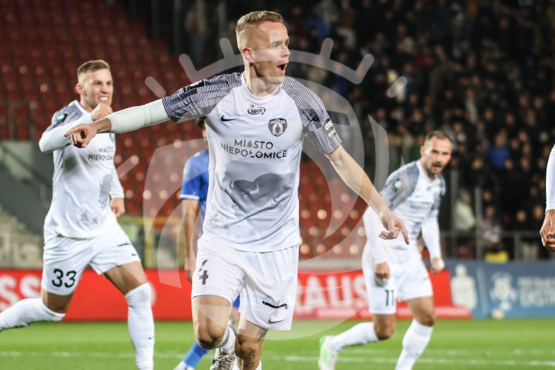 Piłka Nożna: 2024/2025 PKO BP EKSTRAKLASA PUSZCZA NIEPOLOMICE - LECH POZNAN - Agencja Fotograficzna