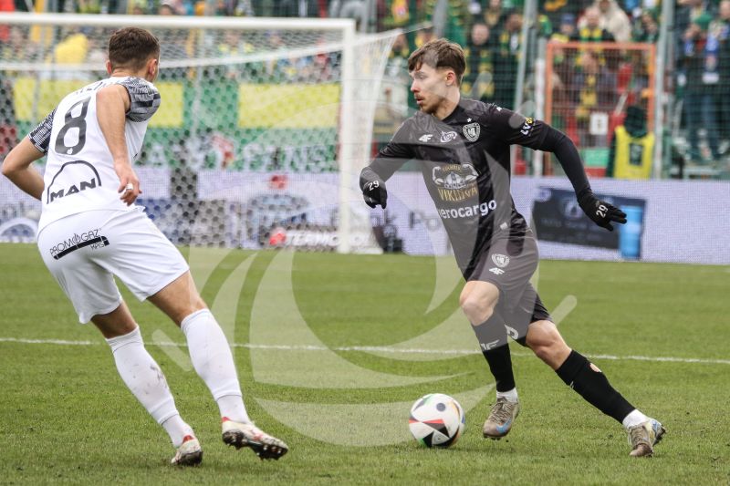 Piłka Nożna: 2024/2025 PKO BP EKSTRAKLASA PUSZCZA NIEPOLOMICE - PIAST GLIWICE - Agencja Fotograficzna