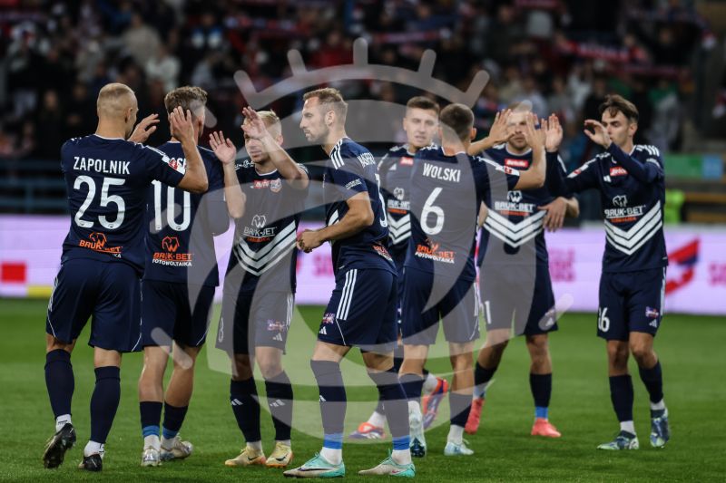 Piłka Nożna: , BETCLIC 1. LIGA 2024/2025 WISLA KRAKOW - BRUK-BET TERMALICA NIECIECZA - Agencja Fotograficzna