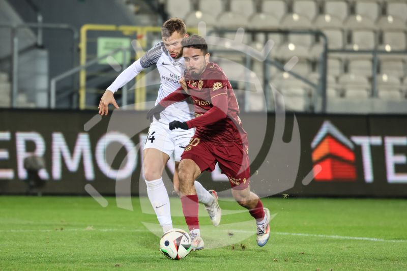 Piłka Nożna: 2024/2025 PKO BP EKSTRAKLASA PUSZCZA NIEPOLOMICE - WIDZEW LODZ - Agencja Fotograficzna